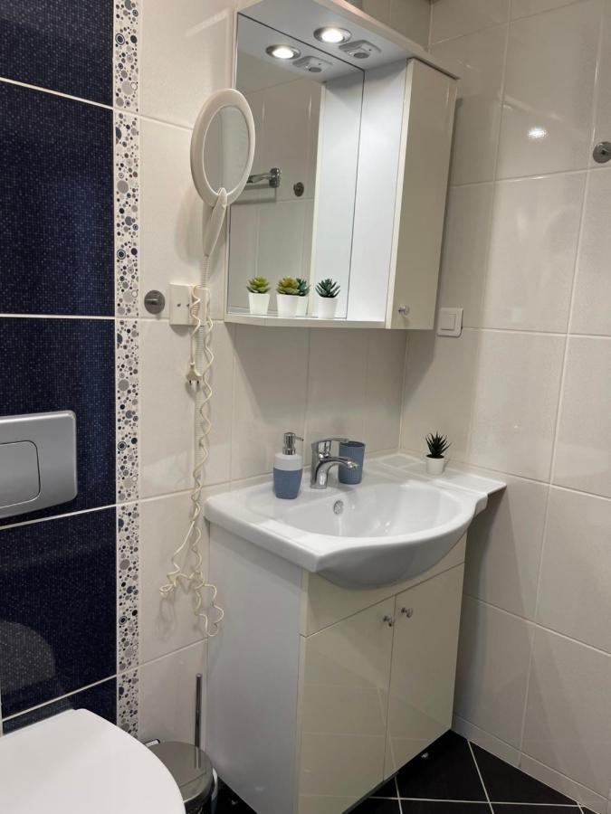 Relaxing Bucharest Airport Residences & Therme-Self Check-In Otopeni Eksteriør bilde
